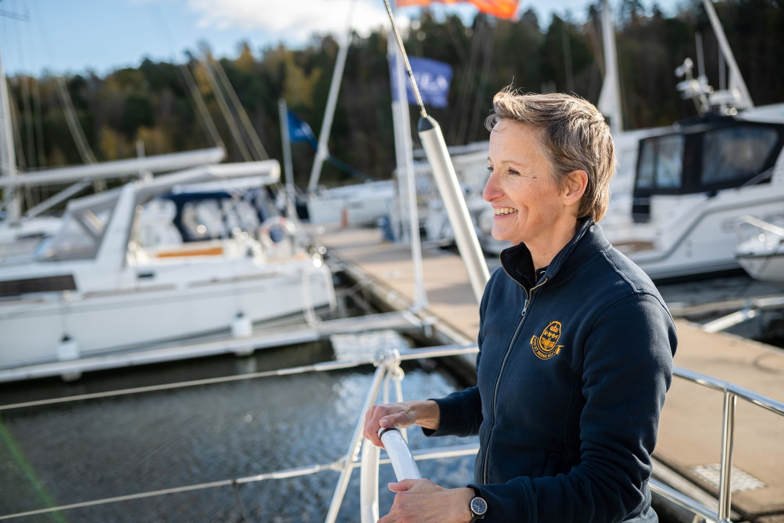 Cecilie Klem i seilbåt