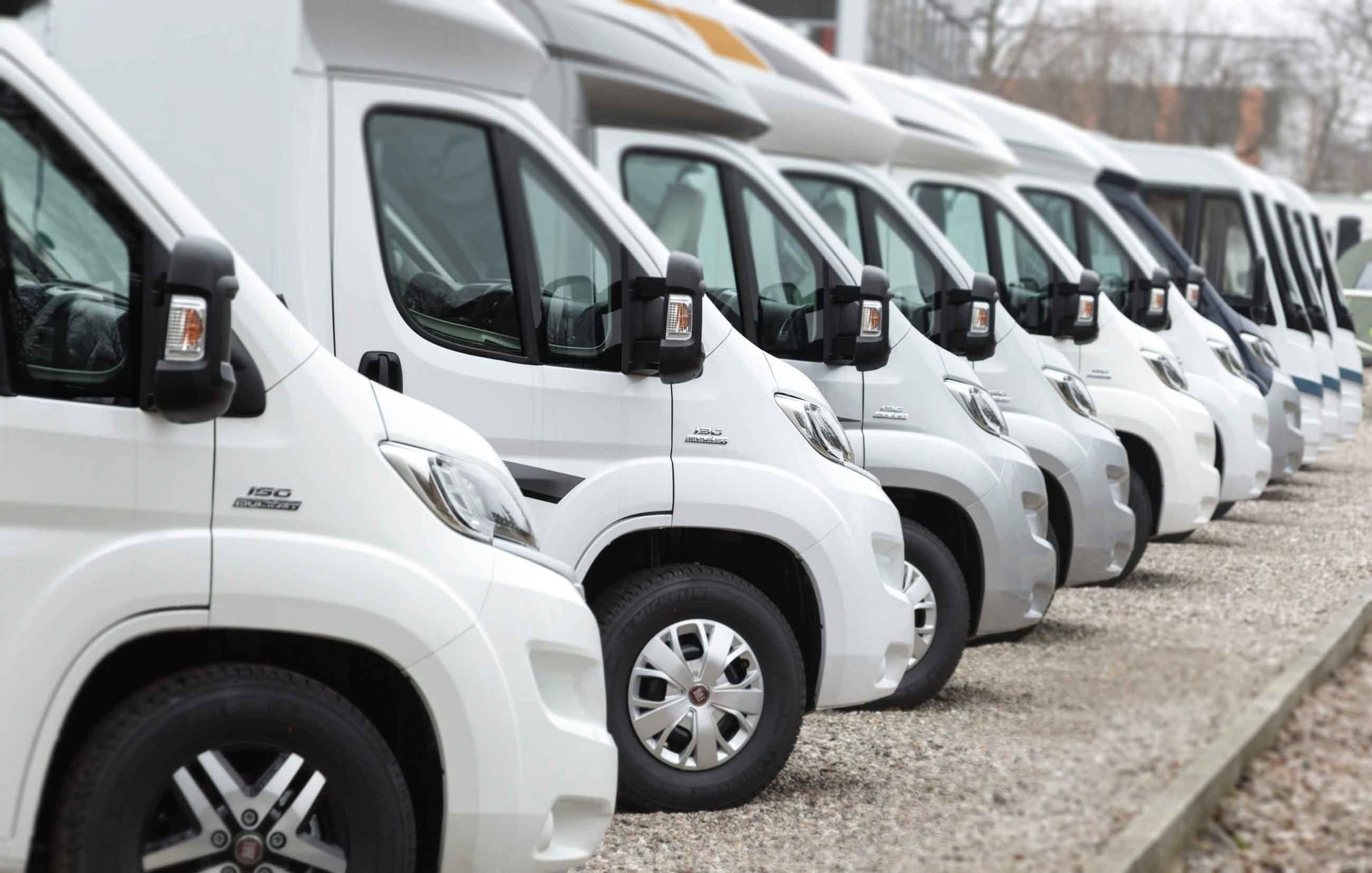 Å importere bobil eller campingvogn kan ved første øyekast se ut som en billig og smart løsning, men vet du hva du går glipp av når du handler fra utlandet?