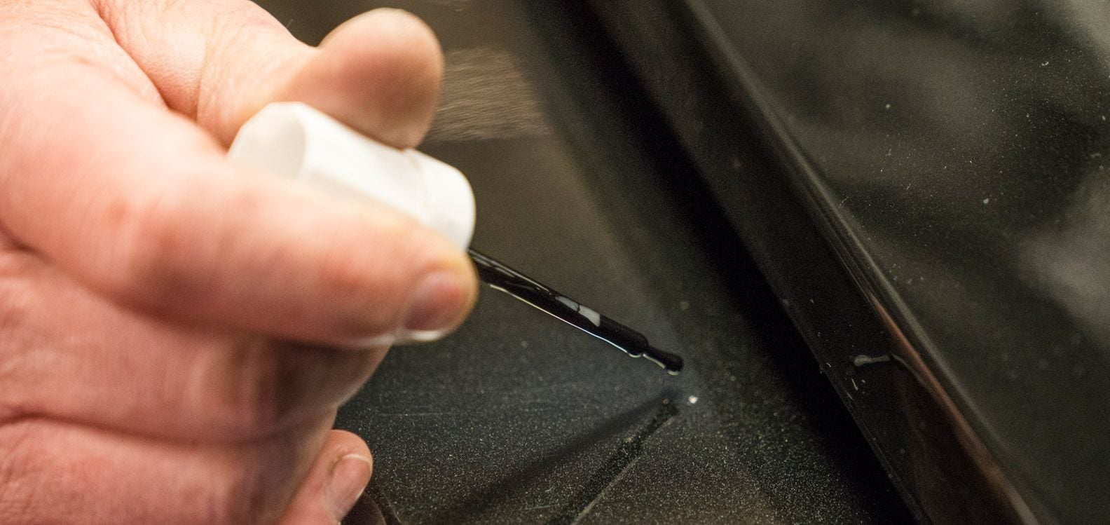 slik fikser du riper i lakken